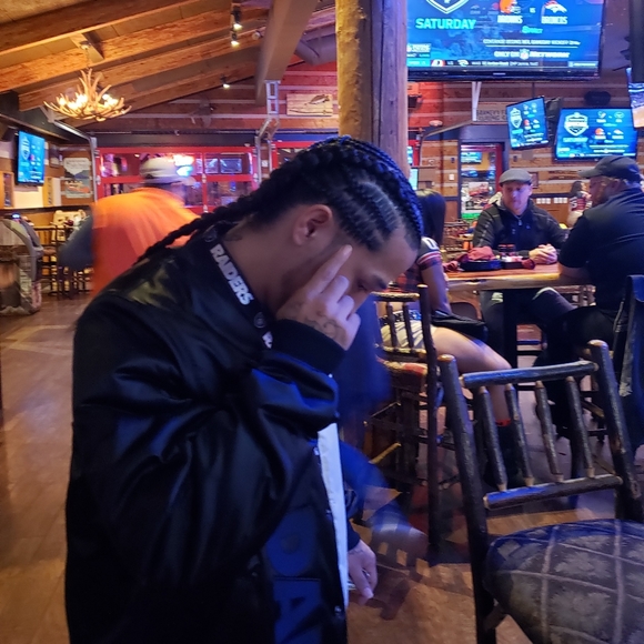 Meet your Posher, Raul - Picture 3 of 4